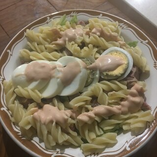 スモークラム肉たっぷりパスタサラダ